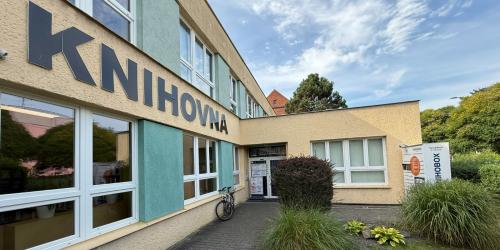 Zobrazit článek - Náš knihovní box dostal nový kabát