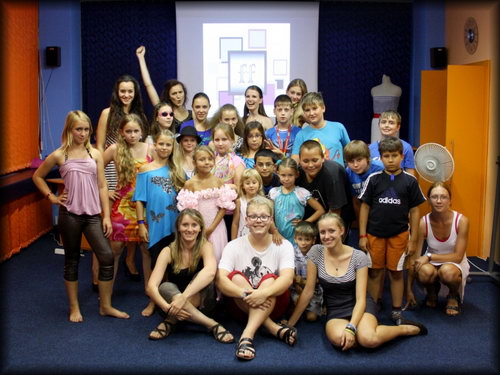 Zobrazit článek - Malí kolotočáři nocovali v knihovně