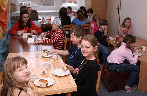 2008-03-28 Nocování dětí v knihovně aneb Slet čarodejnic - zvětšit
