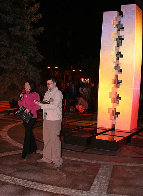 2008-05-01 Políbení Odry a Olše aneb Fontána se probouzí - zvětšit