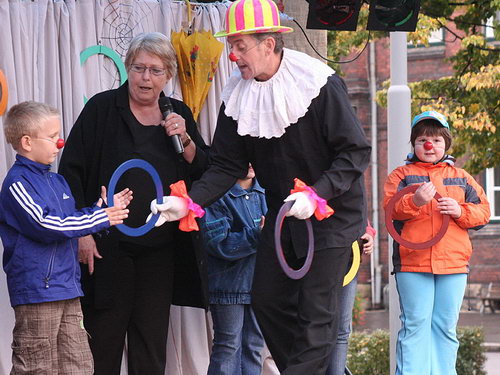 2008-10-04 Guinessův rekord - nejvíce lidí na náměstí s knihou - zvětšit