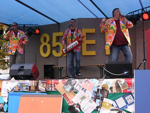 2008-10-04 Guinessův rekord - nejvíce lidí na náměstí s knihou - zvětšit
